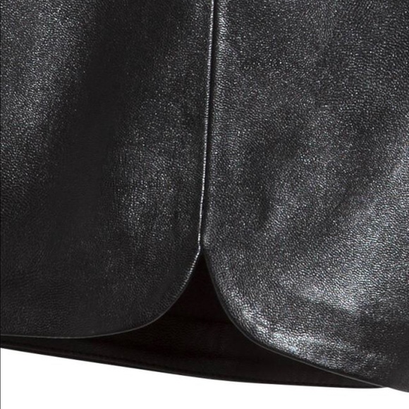 BLACK H&M FAUX LEATHER SHORTS - Picture 2 of 3